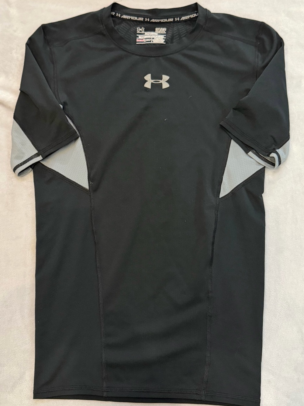 Under Armour Black Short Sleeve Performance Tee Light Gray Accents Men Small
